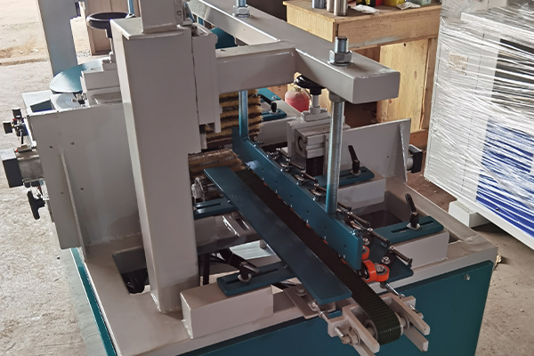 One meter three 8-channel special-shaped sanding machine  3